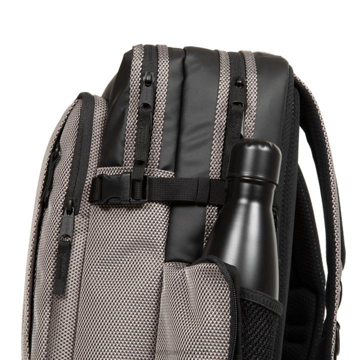 Eastpak tecum l cnnct lichtgrijs rugzakken J2ZH166