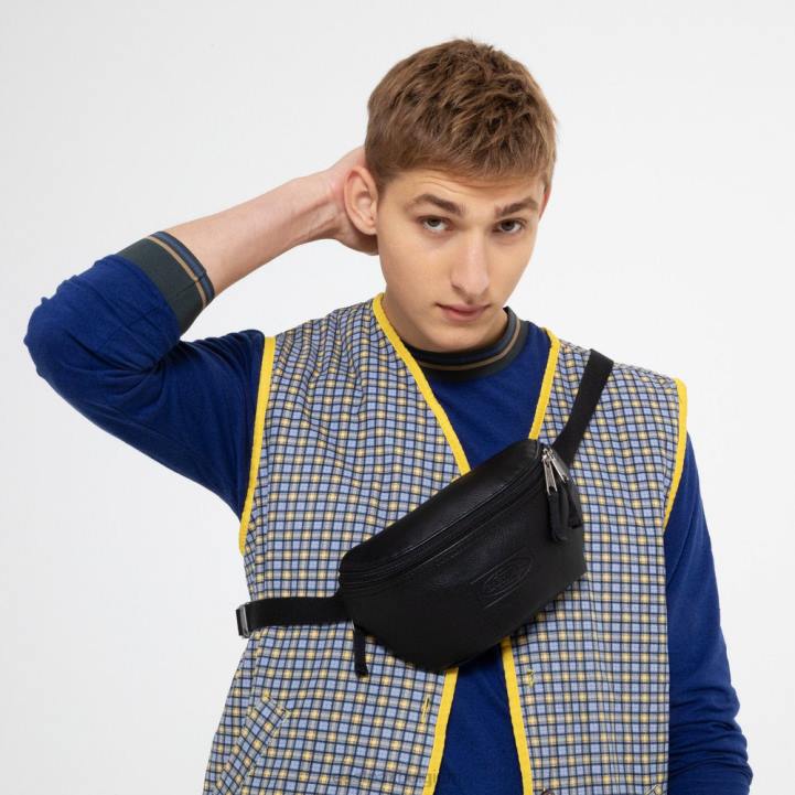 Eastpak springer korrelig zwart2 Tassen J2ZH296